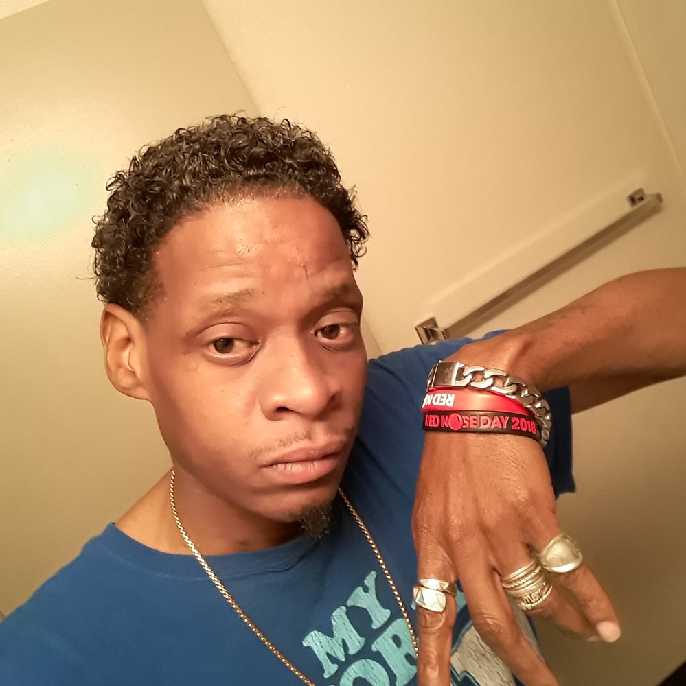 Meet your Posher, Hollins